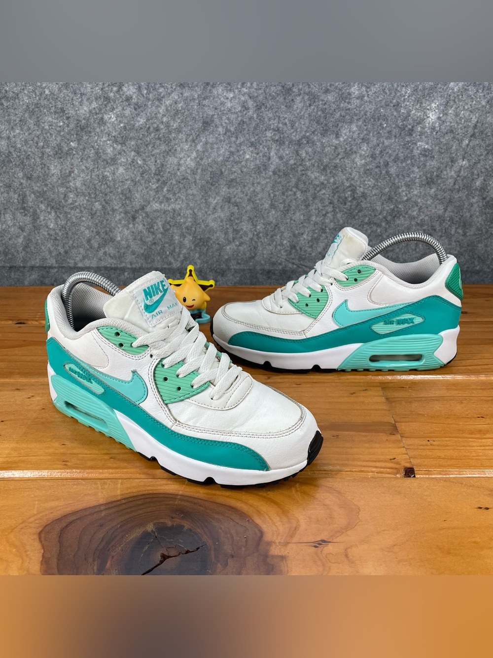Nike Air Max 90 Leather Hyper Turquoise Kids 6.5Y / Women Size 8 Shoe 833376-106